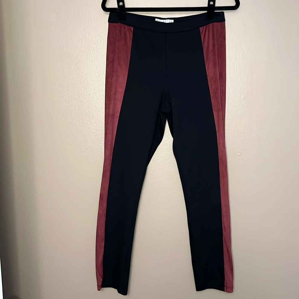 Vintage black and brick red burnt orange faux suede leggings - size L
